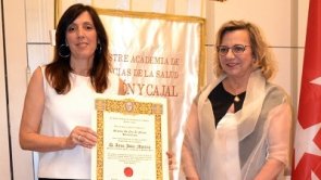 Anna Jover, Directora de Gestió Social i Corporativa de l’Hospital Plató, rep la Medalla d'Or al Mèrit Humanitari